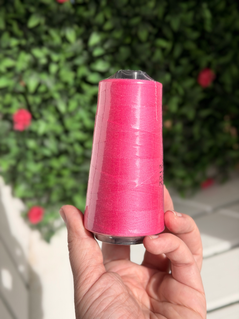 Yarn spools - 3000m | different colors | Overlock/Coverlock 217 - Candy Pink