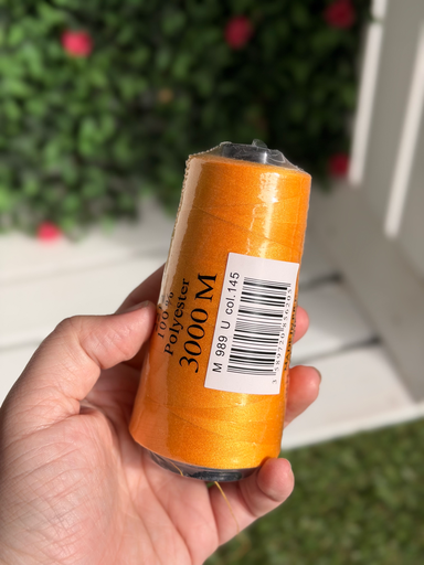 [M989-145 - gold-] Yarn spools - 3000m | different colors | Overlock/Coverlock 145 - gold